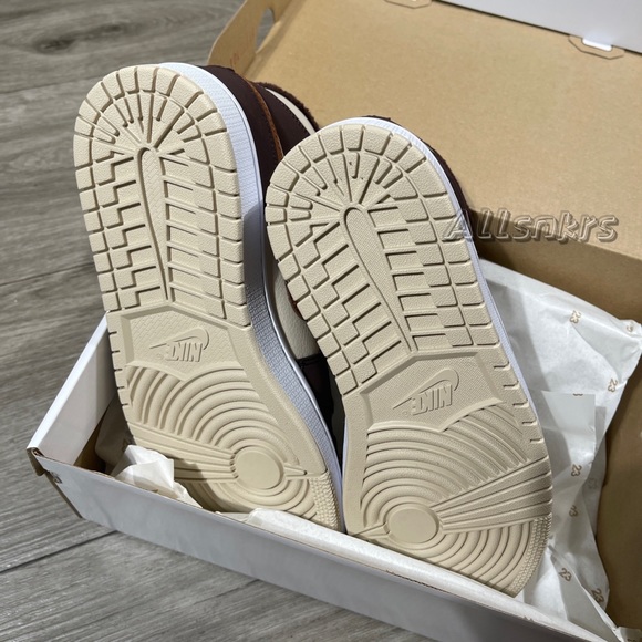 Air Jordan 1 Mid Women’s Brown Oatmeal - Picture 10 of 10